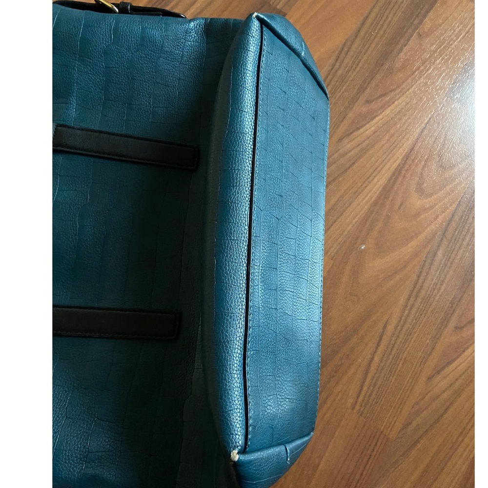 Kate Landry Purse - Picture 6 of 9